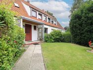 Individuelle Doppelhaushälfte mit großem Garten inkl. Carport, Pool und Terrasse - Bremerhaven