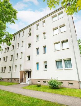 Raum für neue Wohnideen - 3 Zimmer mit Balkon in Stadtfeld-West - Magdeburg