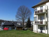 Sonnige 2-Zimmer-Wohnung im EG (Hochparterre) mit Balkon und Carport zu vermieten! - Reichenbach (Vogtland)