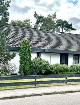 Eigene Pläne schmieden - Bungalow mit Garten, Garage + Baugrundstück - Wedel