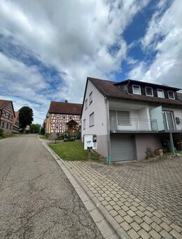 Vier-Zimmer-Wohnung in Adelshofen / OT Neustett - Adelshofen (Regierungsbezirk Mittelfranken)