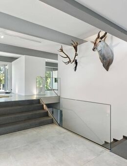 Stilvolles Architektenhaus mit Pool, Luxusausstattung und Option zur Pferdehaltung - Bad Honnef