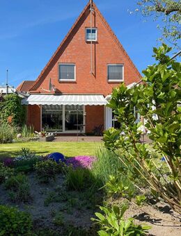 Geräumiges Einfamilienhaus in zentraler Lage von Husum-Nordsee - Husum (Schleswig-Holstein)