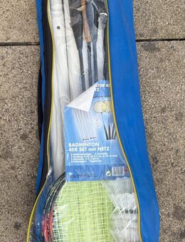 Badminton-Set mit Netz, neu, ovp. + 4 Schläger mit Netz (1 Ball) + 2 Diabolo (grün + rot) + Move-it-bag (Bewegungsförderung), inkl. Beutel + Sonnenschirm, weiß/grün/blau - München