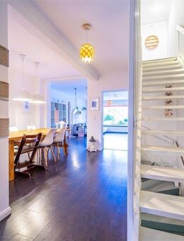 Reihenmittelhaus inkl. Tiefgaragenstellplatz in Hamburg Niendorf - Hamburg