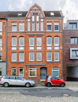 Sanierte 2-Zimmer-Altbauwohnung mit Balkon - Besichtigung 30.07. - Kiel