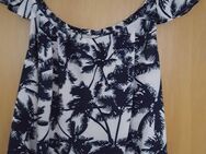 Shirt blau / weiß mit Palmenmuster „Only“ + Schmuck – Gr. 36 - Rietberg