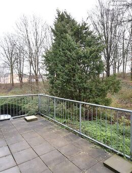 Mit großem Balkon! Renovierte 3-Zimmer-Whg in GE-Feldmark - Gelsenkirchen