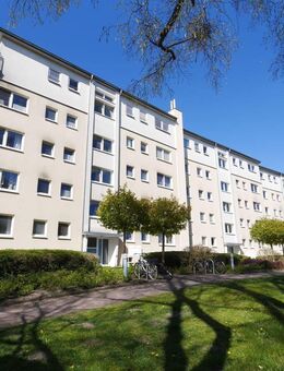 Sanierte 3 Zimmer-Wohnung mit Balkon - Uetersen