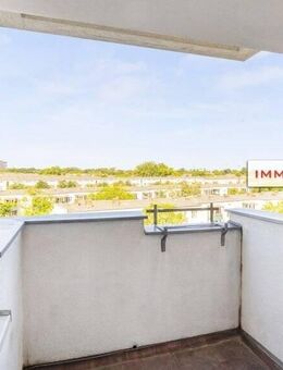 IMMOBERLIN.DE - Aparte Wohnung mit Südwestbalkon & Pkw-Stellplatz in angenehmer Lage - Berlin