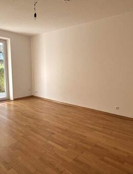 ELVIRA - Schöne 2-Zimmer Wohnung mit Terrasse am Mangfallplatz - München