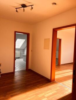 gemütliche 2,5 Zimmer Dachgeschosswohnung - Altenburg