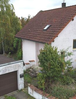 Im Dornröschenschlaf - Sanierungsbedürftiges Einfamilienhaus in ruhiger Lage in Neumarkt-Woffenbach - Neumarkt (Oberpfalz)