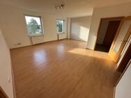 Helle Dachgeschoss 2-Zimmer-Wohnung am ruhigen Rand von Berlin - Berlin