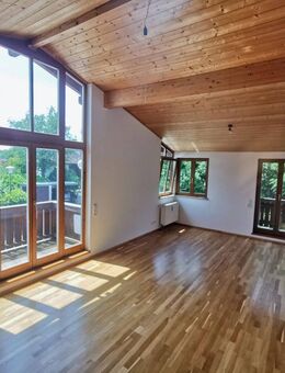 Feldafing (Starnberger See) - großzügige, helle 3-Zimmer-DG-Wohnung - 97 m² - Feldafing