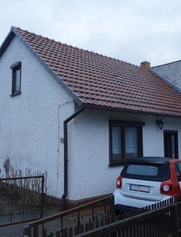 Einfamilienwohnhaus mit Grundstück und Nebengebäuden - Wutha-Farnroda