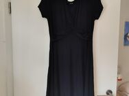 Gr.40-42, Kleid inklusive Versand! - Lucka