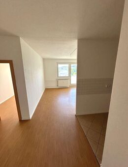 Großzügige 4-Zimmer-Wohnung mit Balkon und Badewanne - Perfekt für Familien! - Plauen