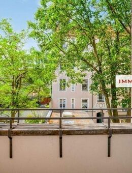 IMMOBERLIN.DE - Toplage! Exquisite Stuck-Altbauwohnung mit Südwestloggia - Berlin