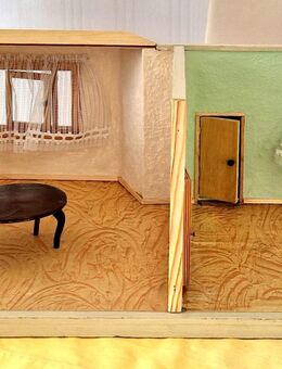 Antike DDR Puppenstube 2 Zimmer mit Erker und Toilette - Creuzburg