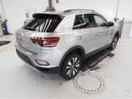 VW T-Roc, 1.0 TSI, Jahr 2023 - Frankfurt (Main)