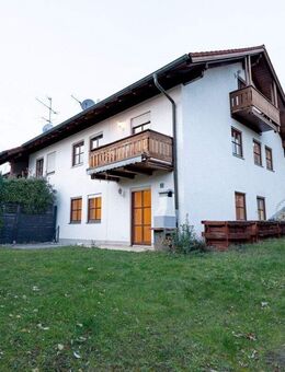 Doppelhaushälfte mit vielseitigem Obergeschoss - ideal für erwachsene Kinder oder Homeoffice - Rotthalmünster