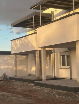 ETW Nr.2 - Top-Gelegenheit: moderner Neubau mit sonniger Terrasse + Garten - Barrierefrei mit Aufzug + Carport - Neuried (Baden-Württemberg)