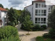 Ein großer Balkon und mit Blick in die Baumwipfel - Vermietete Eigentumswohnung in Lohfelden. - Lohfelden