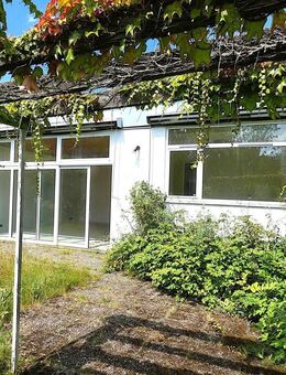 Einfamilienhaus-Bungalow mit Atrium, kleinem Garten und Freisitz in Uninähe - Bielefeld