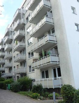 Helle, renovierte Wohnung mit zwei Balkonen in Toplage auf dem Goldberg! - Nieder-Olm