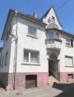Sanierungsbedürftiges Wohn- und Geschäftshaus mit viel Potenzial in Pommern - Pommern