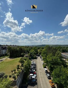 Modernisierte 4-Zimmer-Wohnung mit Panoramablick von 3 Balkonen - Stuttgart