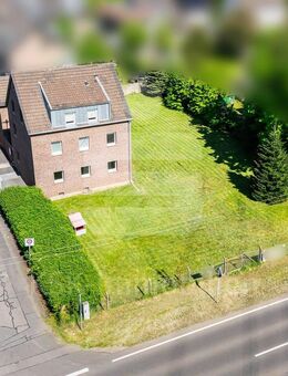 Attraktives Renditeobjekt in Rheinnähe - Entwicklungspotenzial auf ca. 1.421m² Grundstück! - Bornheim (Nordrhein-Westfalen)