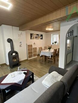 Attraktives 3-Familienhaus bei Borken - 310 m² Fachwerk, voll vermietet, ideal für Kapitalanleger. - Borken (Hessen)