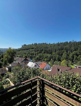 Marxzell - Großzügiges, freistehendes 1 - 3 Familienhaus mit Fernblick, Garten und Garage - Marxzell