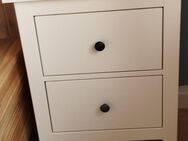 Hemnes Nachtkommode, weiß. TOP Zustand! - Neuss