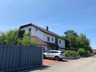 Großes EFH mit 3 Wohnungen, Wintergarten, schönem Garten und Pool. Geeignet zur Eigennutzung od. zur Vermietung - Abensberg