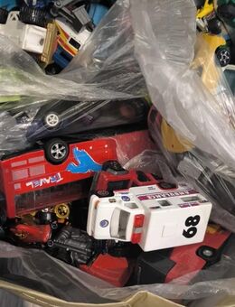 9,5 kg Hot Wheels Matchbox Siku Autos und andere - Berlin