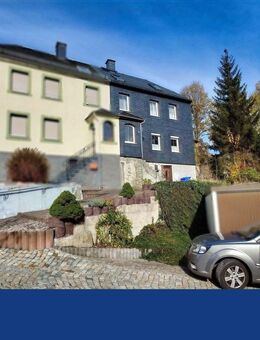 Ihr Rückzugsort im Grünen: Charmante Doppelhaushälfte mit Blick ins Glück - Bad Lobenstein