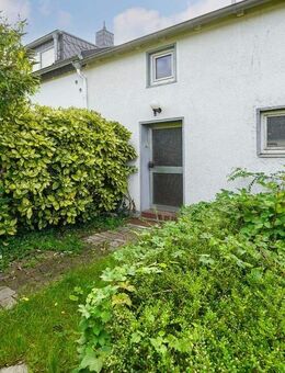 Sanierungsbedürftiges Haus in schöner und familiärer Lage von Unterrath - Düsseldorf