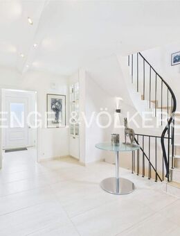 Modernisiertes Familienhaus in bester Lage von Krefeld! - Krefeld