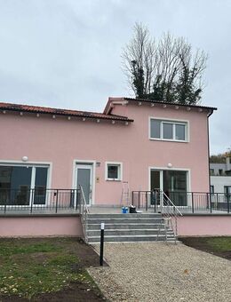 ! DG Wohnung mit sehr großzügiger Terrasse ! - Berlin