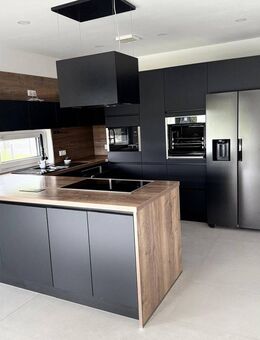 Exquisites, bezugsfreies EFH für gehobene Ansprüche - Neubau mit Top-Ausstattung, Luxusküche, Wellnessbad, PV & Wärmepumpe, Batteriespeicher - Effizie - Rehau