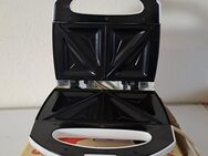 QUIGG Sandwichmaker Toast- und Waffeleisen, leicht gebraucht - Willich