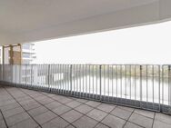 Wohnen am "Klein Venedig" von FFM! Schöne 3-Zi.Wohnung mit Balkon, EBK u. Tiefgaragenstellplatz! - Frankfurt (Main)