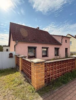 IM HERZEN VON BRITZ | Charmantes Wohnhaus mit einer großzügigen Grundstücksfläche von 1280 qm! - Britz