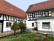 Sanierungsbedürftiges Einfamilienhaus mit Scheune und 2 Garagen! Großes Grundstück! - Starkenberg