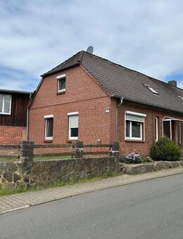 Vielseitiges Wohnhaus mit Einliegerwohnung, Doppelgarage und Werkstatt - Hanstedt (Landkreis Uelzen)