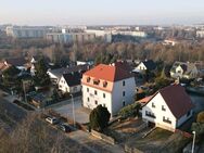 Erstbezug !!! Exklusive 3-Zimmer-Wohnung im Dachgeschoss mit großem Balkon in Altenburg - Altenburg