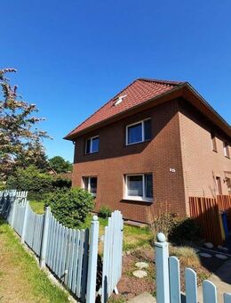 Nur 2% Maklerprovision! Saniertes 2- Familienhaus mit zusätzlicher Ausbaureserve im Dachgeschoss und weitere Bebauung möglich - Buchholz (Nordheide)